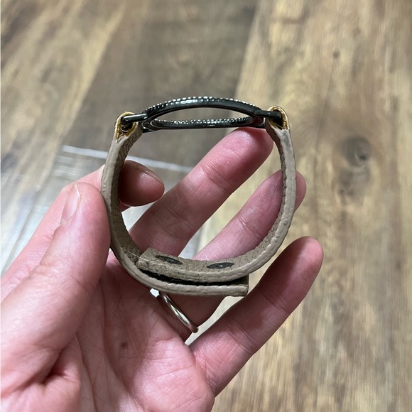 Brown Leather Circle Bracelet - Picture 5 of 7